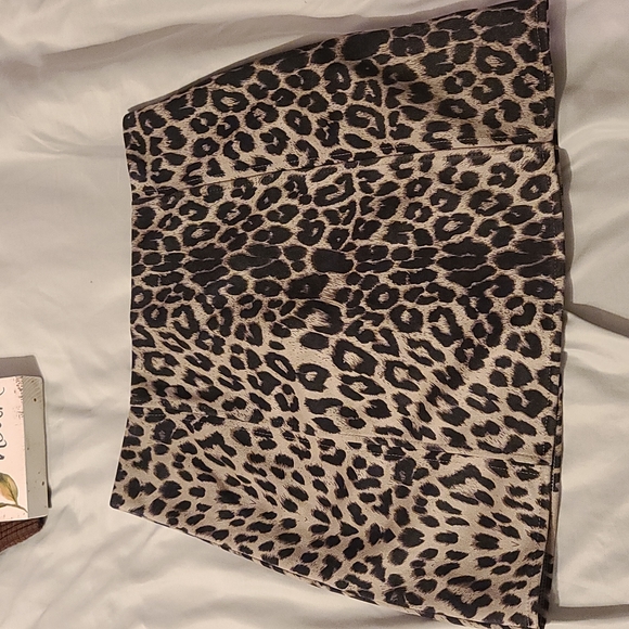 Leopard mini skirt - Picture 2 of 9